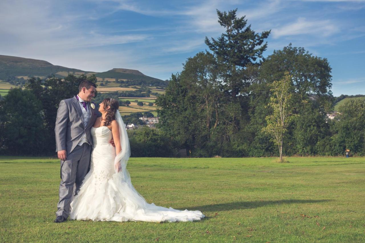Old Rectory Country Hotel Crickhowell Bagian luar foto